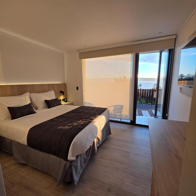 Arka Hotel - Double Room with Patio - 9