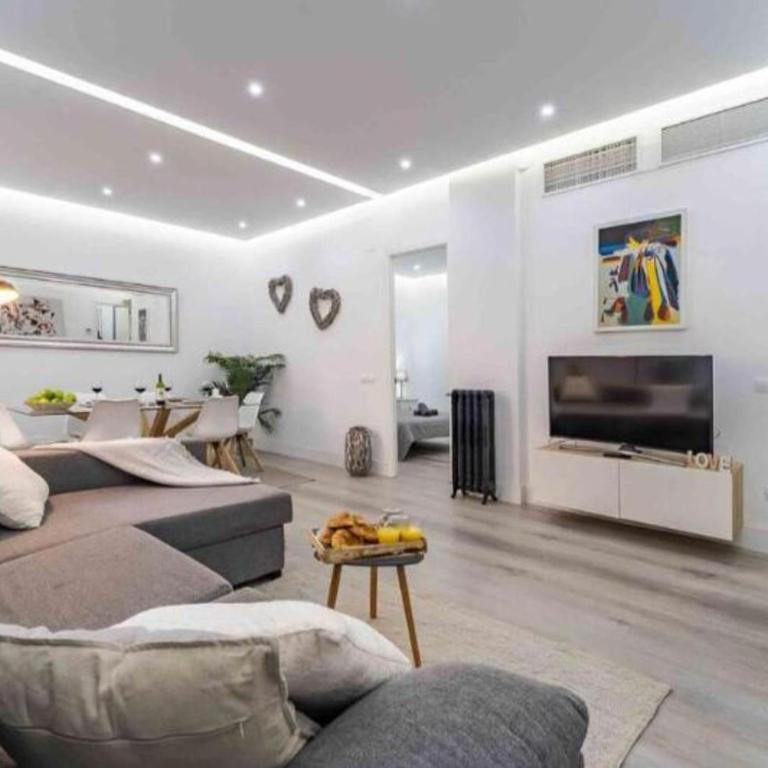Premium Apartment Heart of the City by TuriVida - Apartment - 2