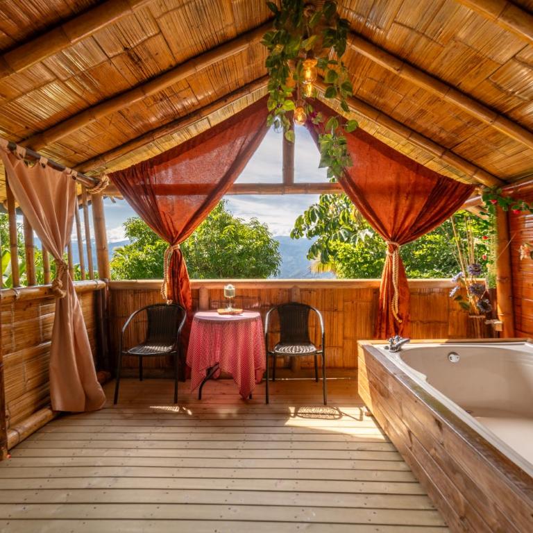 Glamping Mirador Santa Fe-Sopetran - Habitación Doble con vistas a la piscina - 2