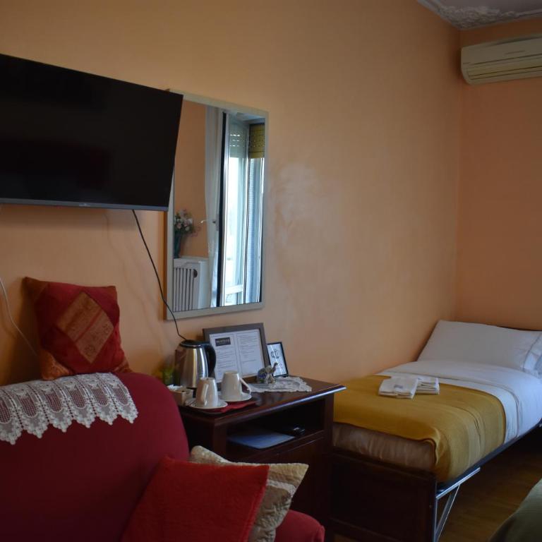 B&K Hotels - Double or Twin Room with Balcony - 11