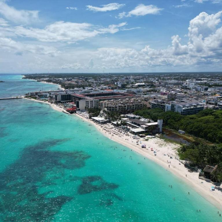 1 block from beach 2BR pool ocean view - Apartment - 56