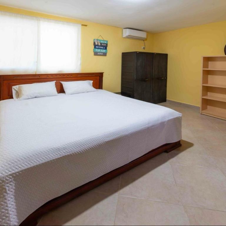 SUITES BRISAMAR PLAYA SANTA MARIANITA Manta - Two-Bedroom Apartment with Balcony and Sea View - 5
