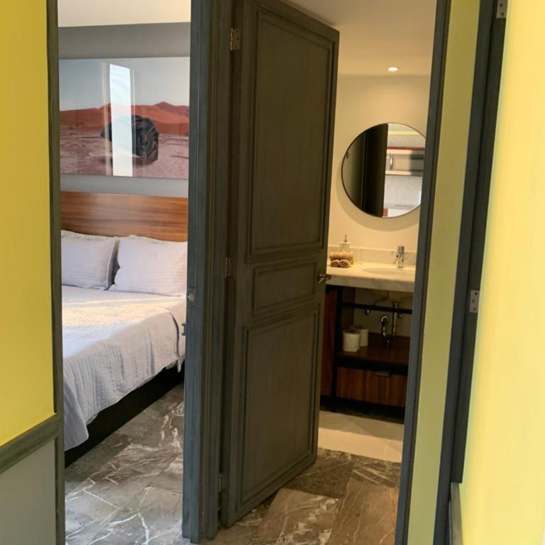 1 block from beach 2BR pool ocean view - Apartment - 67