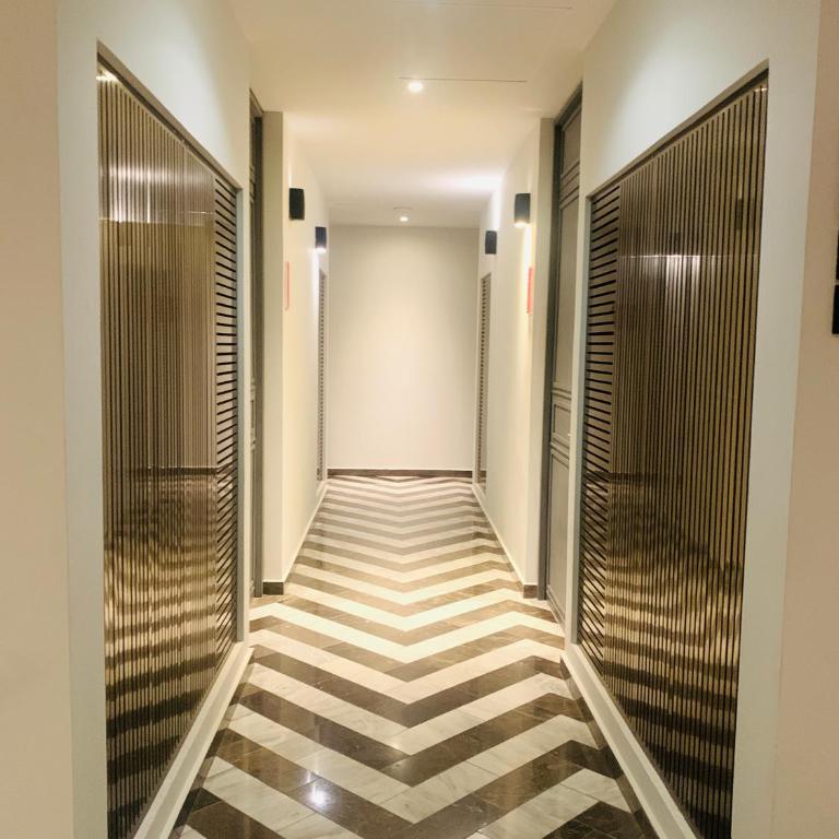 1 block from beach 2BR pool ocean view - Apartment - 86