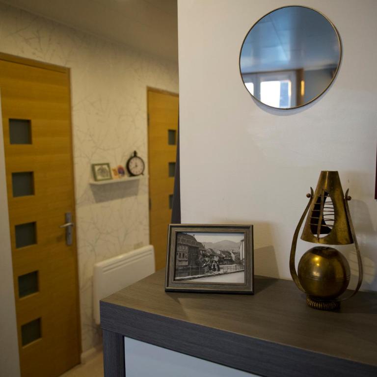 Appartement à 10 min du centre avec 2 chambres et garage - Appartamento con 2 Camere da Letto - 12