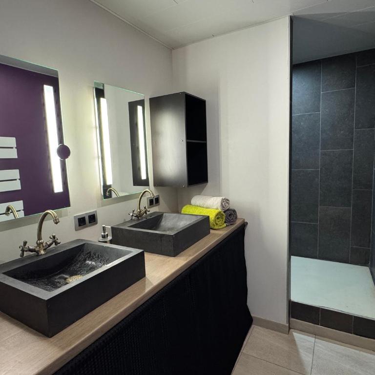 Appartement à 10 min du centre avec 2 chambres et garage - Appartamento con 2 Camere da Letto - 19