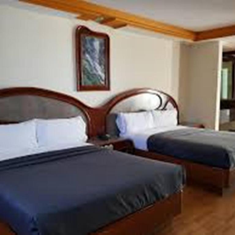 Hotel MX congreso CDMX, Trademark Collection by Wyndham - Standard Queen Room with Two Queen Beds - Non-Smoking - 1