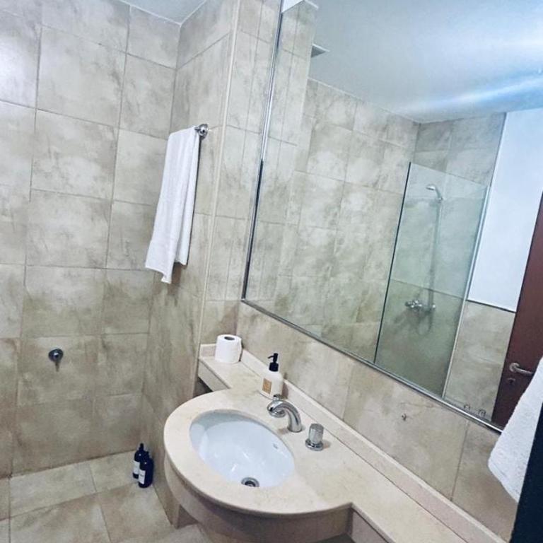 Departamento moderno en zona céntrica - Confort & ubicación - One-Bedroom Apartment - 2