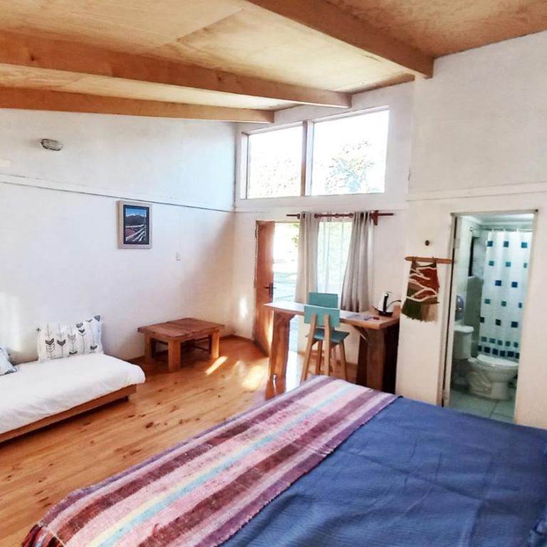 Campamento Ñandú Hostel - Deluxe Double Room with Extra Bed - 2