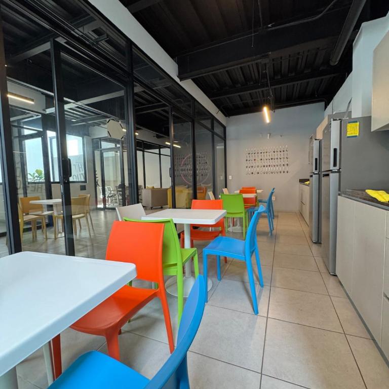 Furnished loft in Ciudad Granja with balcony - Apartamento de 1 dormitorio - 20