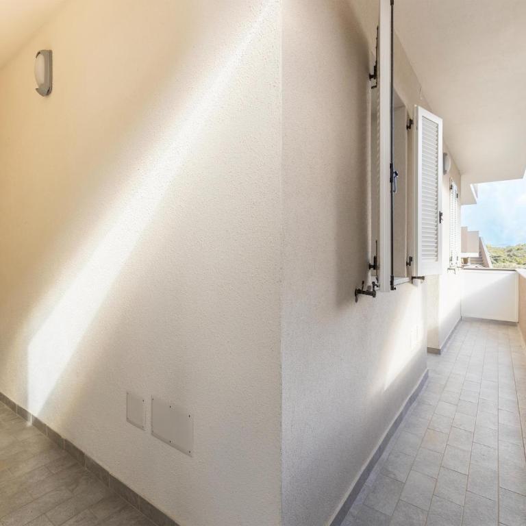 Vista mare e castello, piscina e posto auto - Appartamento con 1 Camera da Letto - 20