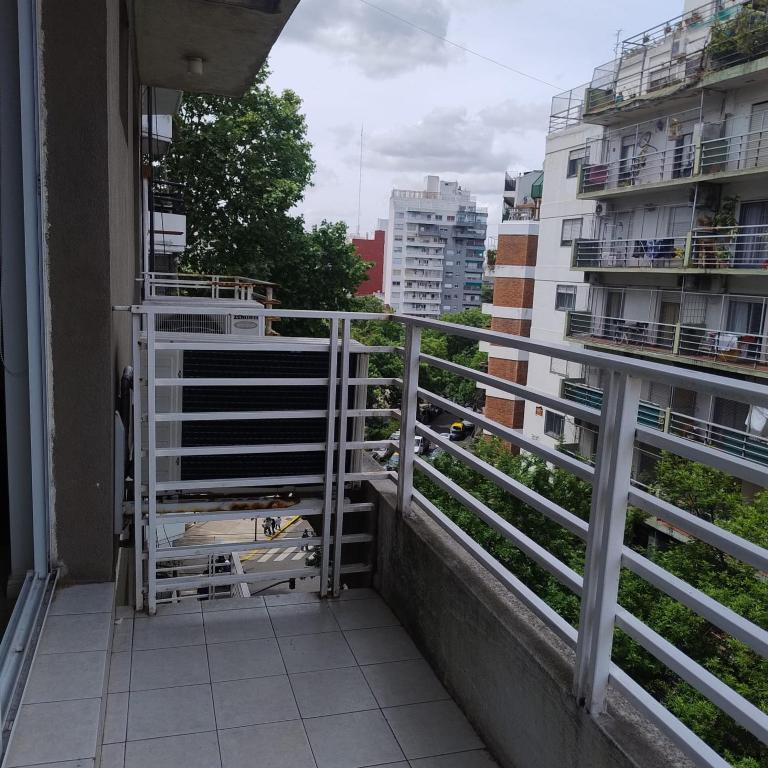 Luminoso monoambiente a pasos del Hospital Italiano - Apartamento de 1 dormitorio - 19