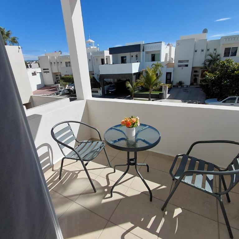 Residencia en Privada con Casa Club y Alberca - Casa de 3 dormitorios - 29