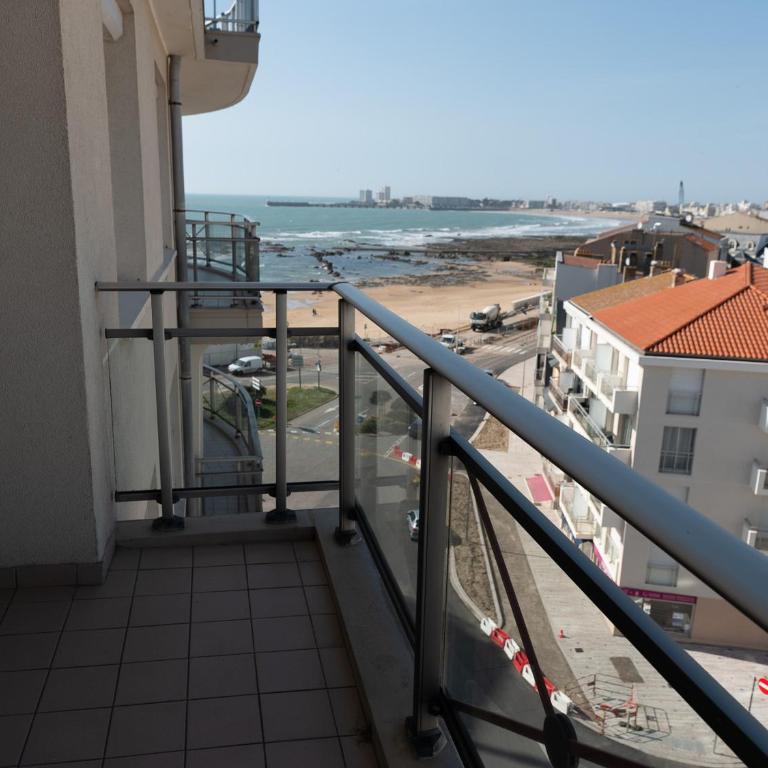 Appartement pour 6 personnes aux Sables-d'Olonne, proche plage, avec balcon - FR-1-197-192 - Appartement (5 Adultes) - 26