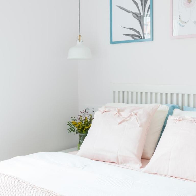 Charming Madrid lofts - Queen Studio - Disability Access - 9