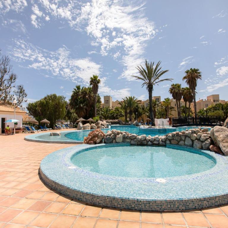 Roquetas Beachside Getaway - One-Bedroom Apartment - 11