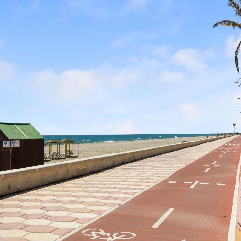 Roquetas Beachside Getaway - One-Bedroom Apartment - 29