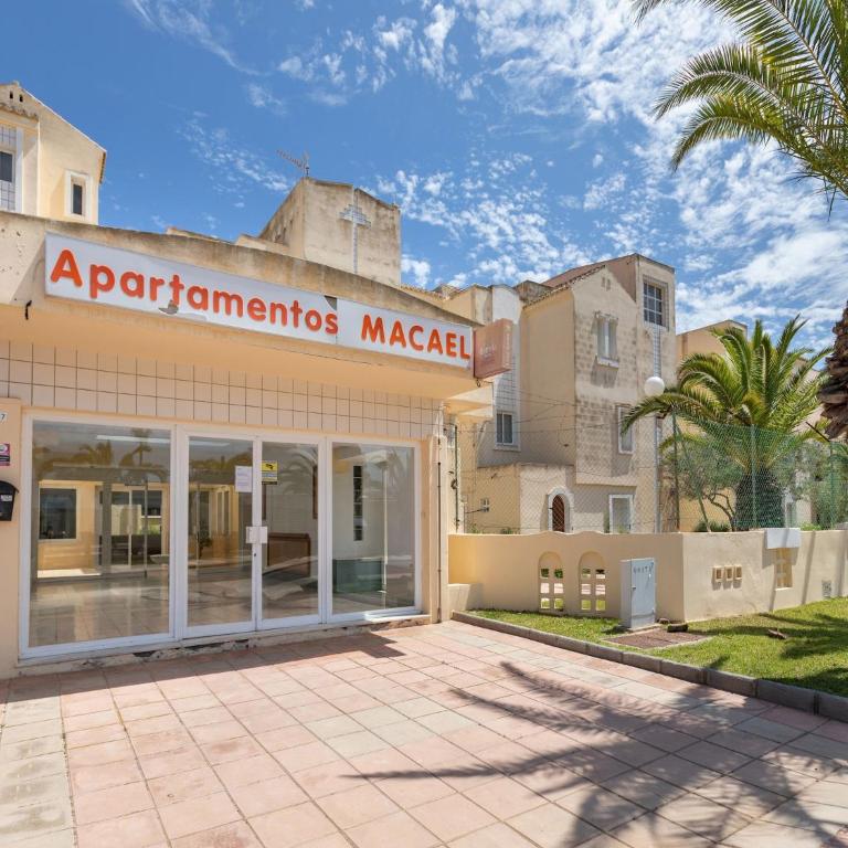 Roquetas Beachside Getaway - One-Bedroom Apartment - 9