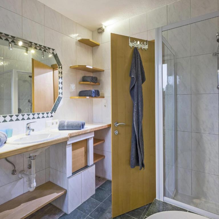 Residence in Kaltenbach near ski lifts - Three-Bedroom Apartment - 6