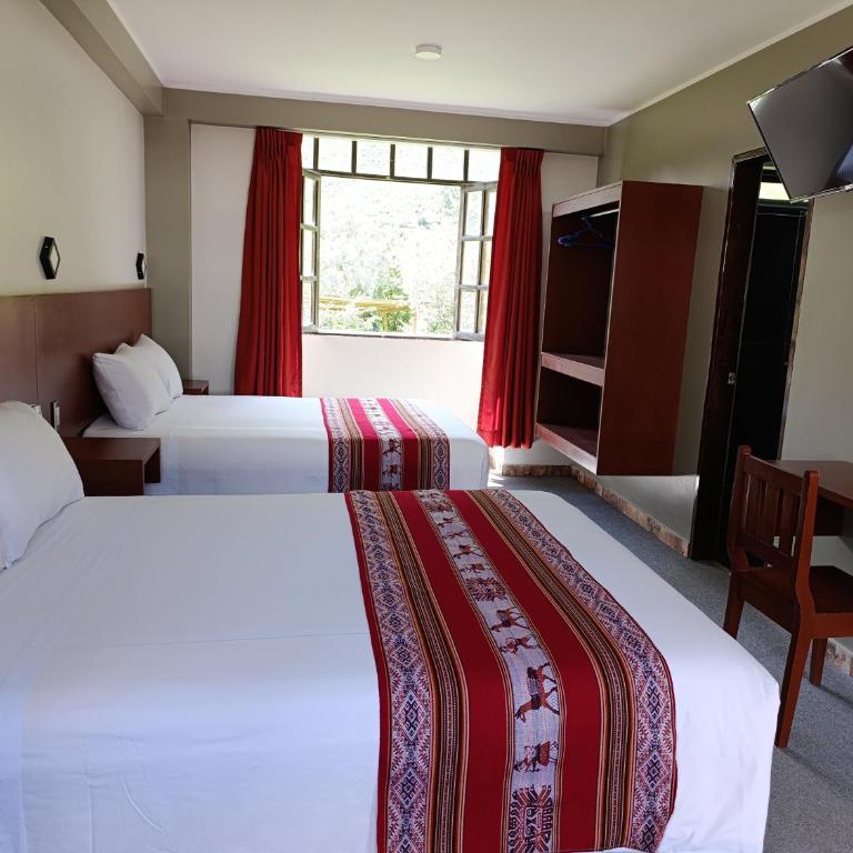 Samana House Ollantaytambo - Habitación con cama grande y vistas al jardín - 20