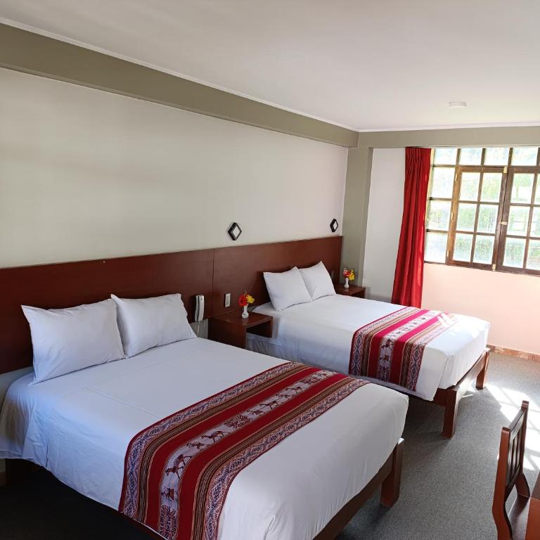 Samana House Ollantaytambo - Habitación con cama grande y vistas al jardín - 23