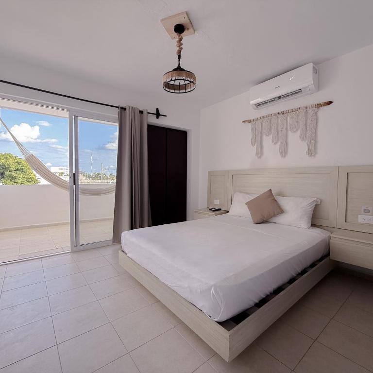 Rustic Hotel Isla Mujeres - Queen Room with Balcony - 1