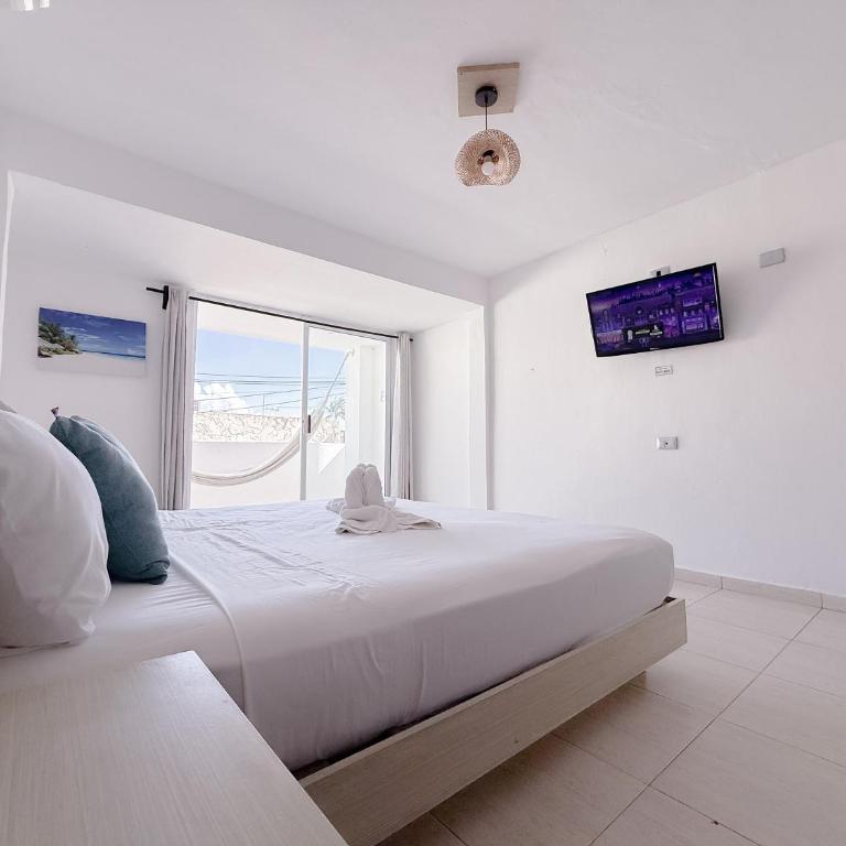 Rustic Hotel Isla Mujeres - King Room with Balcony - 7