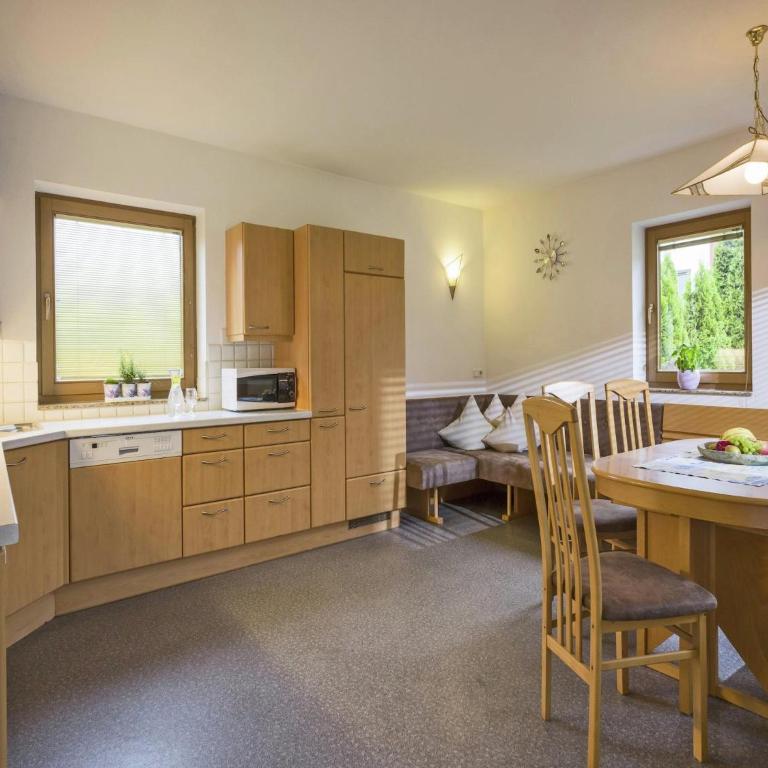 Pleasing Apartment in Kaltenbach near Ski Area - Apartment mit 3 Schlafzimmern - 4