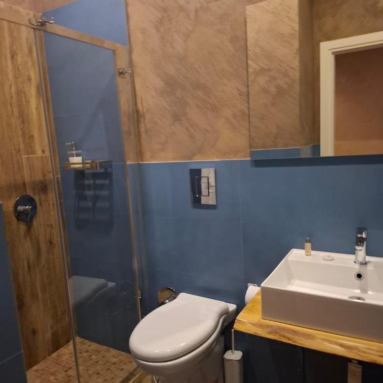 Maison Lilly - Camera Familiare con Bagno Privato - 2