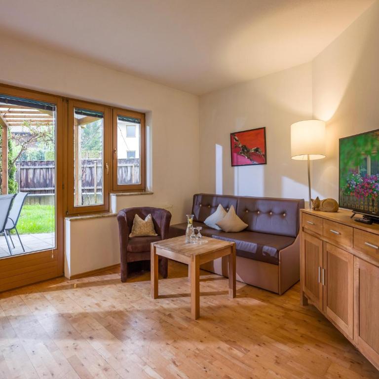 Pleasing Apartment in Kaltenbach near Ski Area - Apartment mit 2 Schlafzimmern - 1
