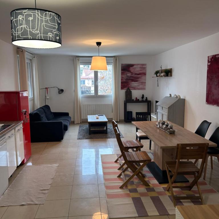 Appartement spacieux Neudorf, Strasbourg - Three-Bedroom Apartment - 1