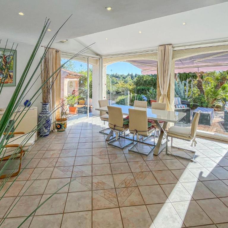 Villa Avec Piscine 1 - Maison de Vacances 4 Chambres - 2