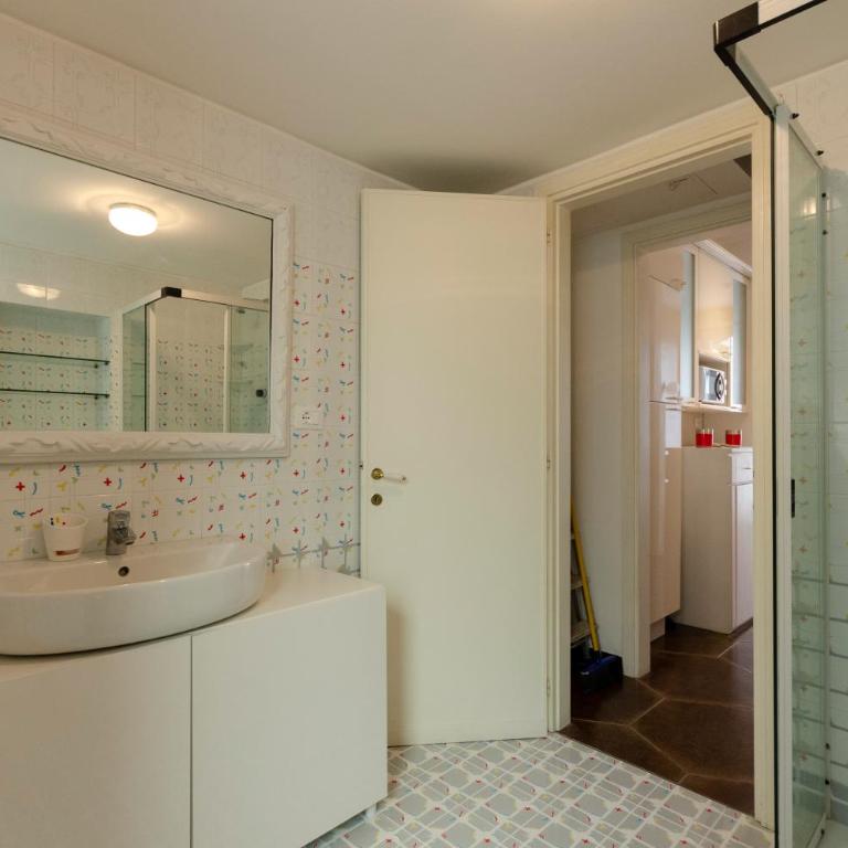 JOIVY Exclusive Flat for 7 near Cathedral of Genoa - Appartamento Deluxe - 37