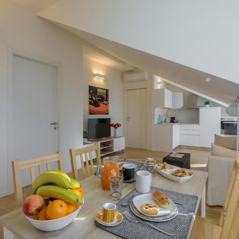 Novara, 6 - Attic with style - Appartamento con 1 Camera da Letto - 1