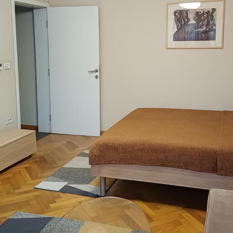 LP apartment - One-Bedroom Apartment - 2