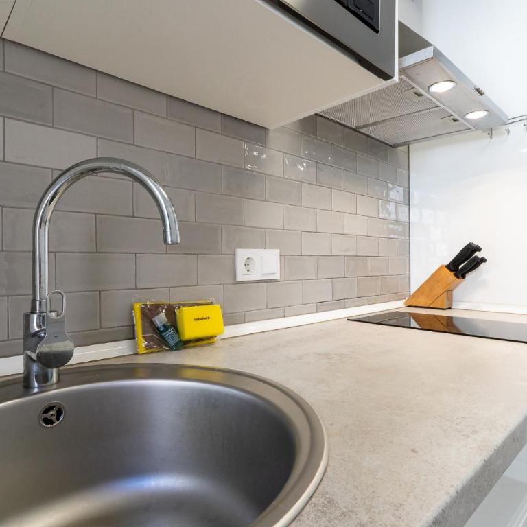 rentafive - Nuevo - Centro - A/C - Apartamento con balcón - 5