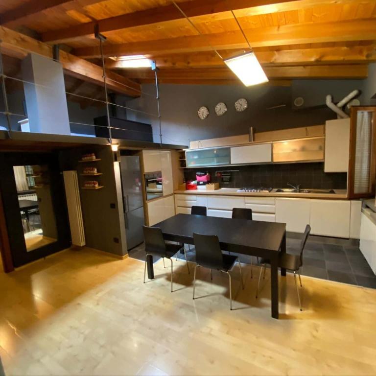 Redhouse Bergamo - Trendy Modern Open Space con Box vicino Leolandia e autostrada Milano - Three-Bedroom Apartment - 2