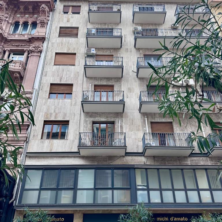 Maison Murat Elegant City Stay - Appartamento con 2 Camere da Letto e Balcone - 35
