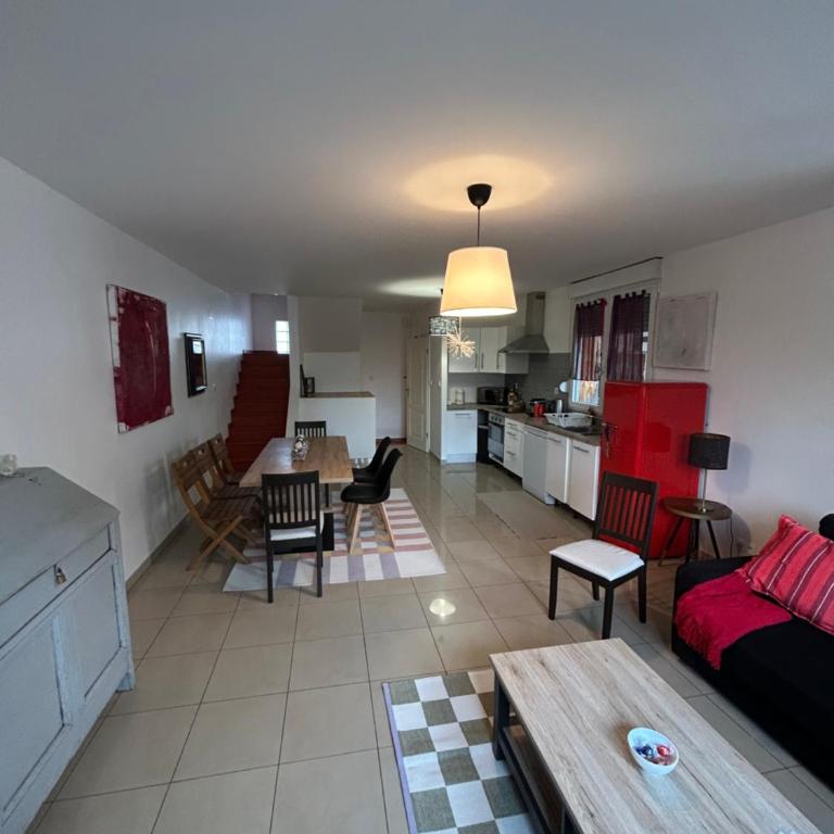 Appartement spacieux Neudorf, Strasbourg - Three-Bedroom Apartment - 4