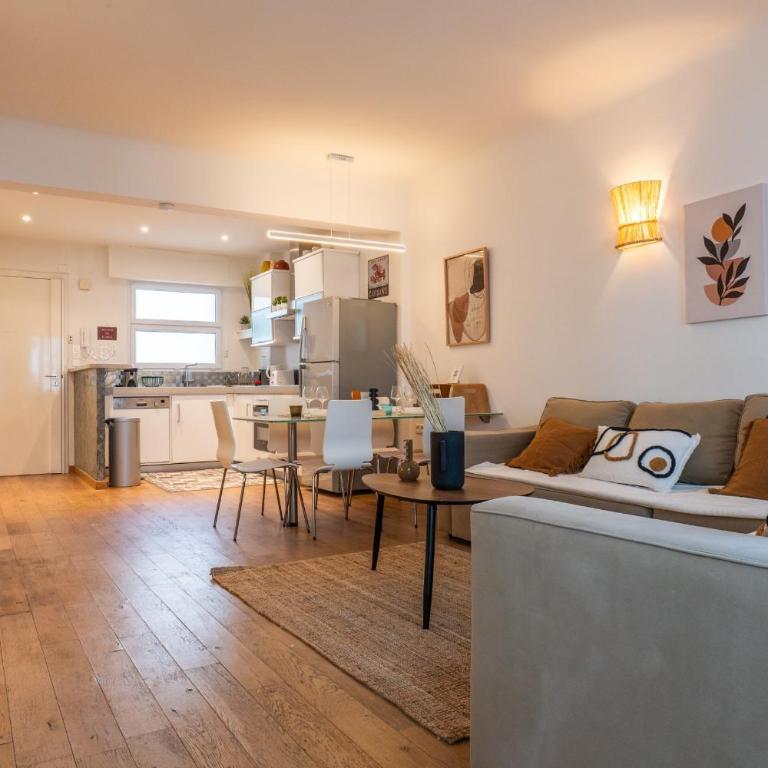 2-Bedroom Apartment with Terrace and Side Sea View - Apartamento - 35