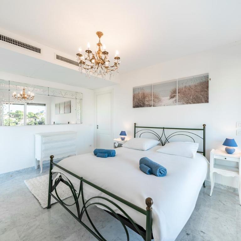3 pièces en dernier étage - Vue mer et montagnes - Résidence de standing - Two-Bedroom Apartment - 28