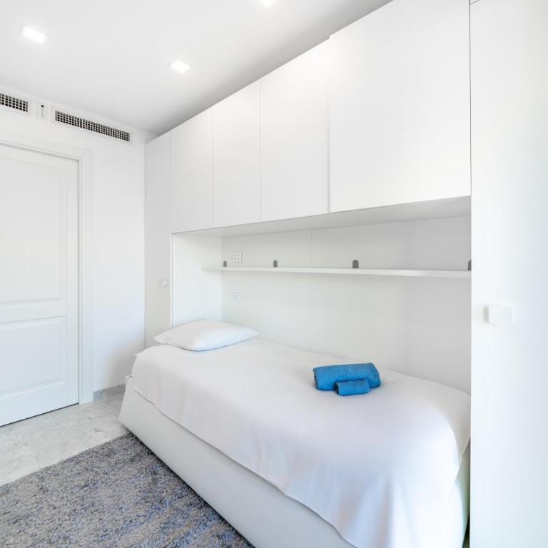 3 pièces en dernier étage - Vue mer et montagnes - Résidence de standing - Two-Bedroom Apartment - 34