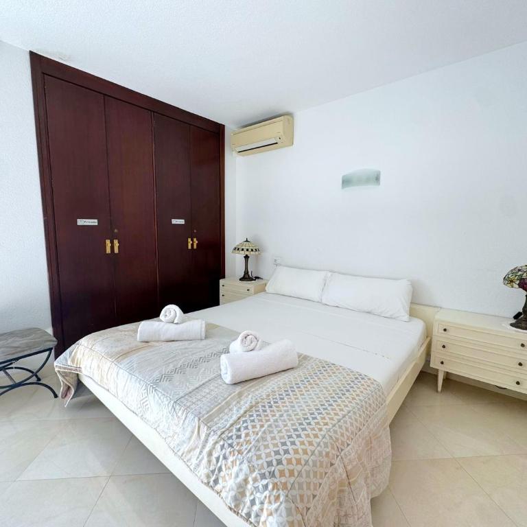 Coblanca 8-12-5 - Two-Bedroom Apartment - 5
