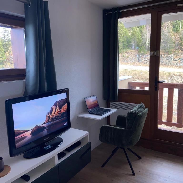 Appartement Fred Chamrousse - Au pied des pistes avec connexion wifi internet haut débit fibre - idéal pour les télétravailleurs - Apartment mit 1 Schlafzimmer - 11