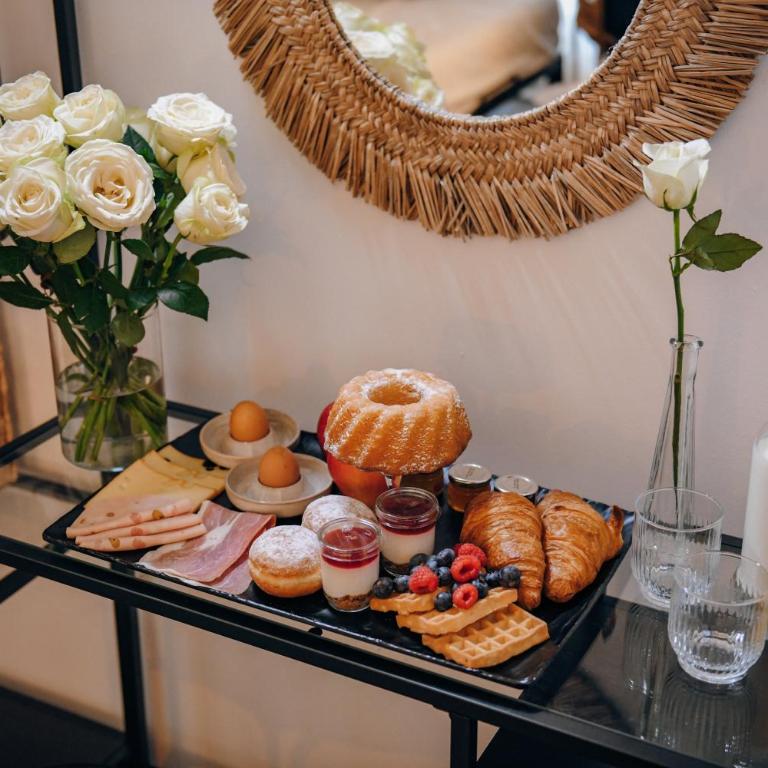 Garden Boutique Hotel Belgrade - free breakfast & parking - Standard Family Room - 8