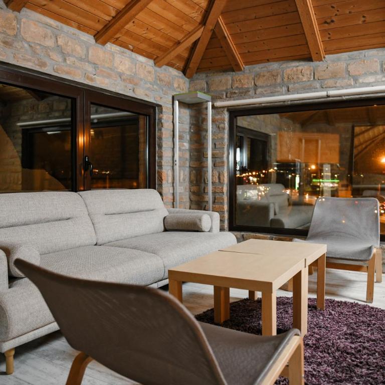 Garden Boutique Hotel Belgrade - free breakfast & parking - Suite - 4
