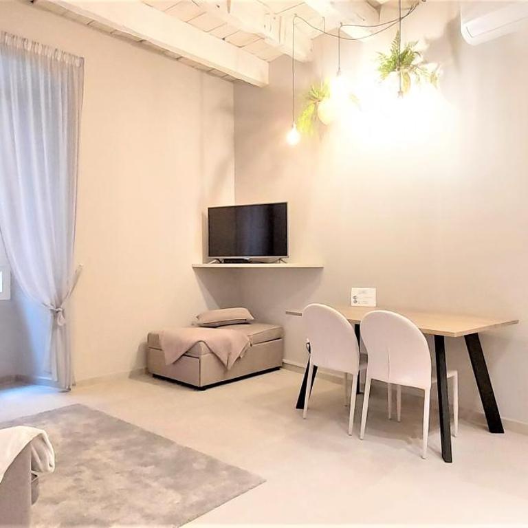 Petronilla House 008055-LT-1202 - Studio - 3