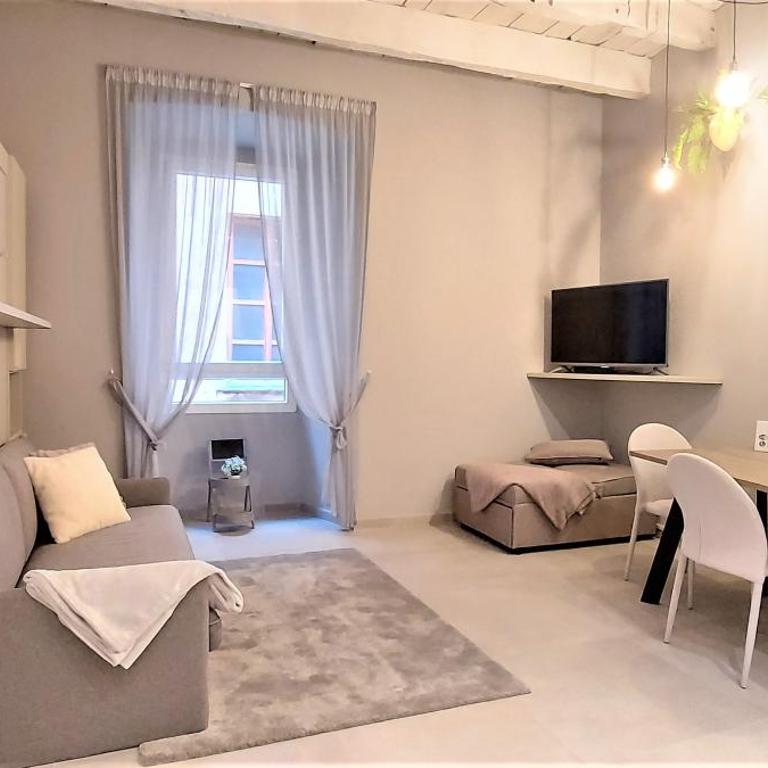 Petronilla House 008055-LT-1202 - Studio - 1
