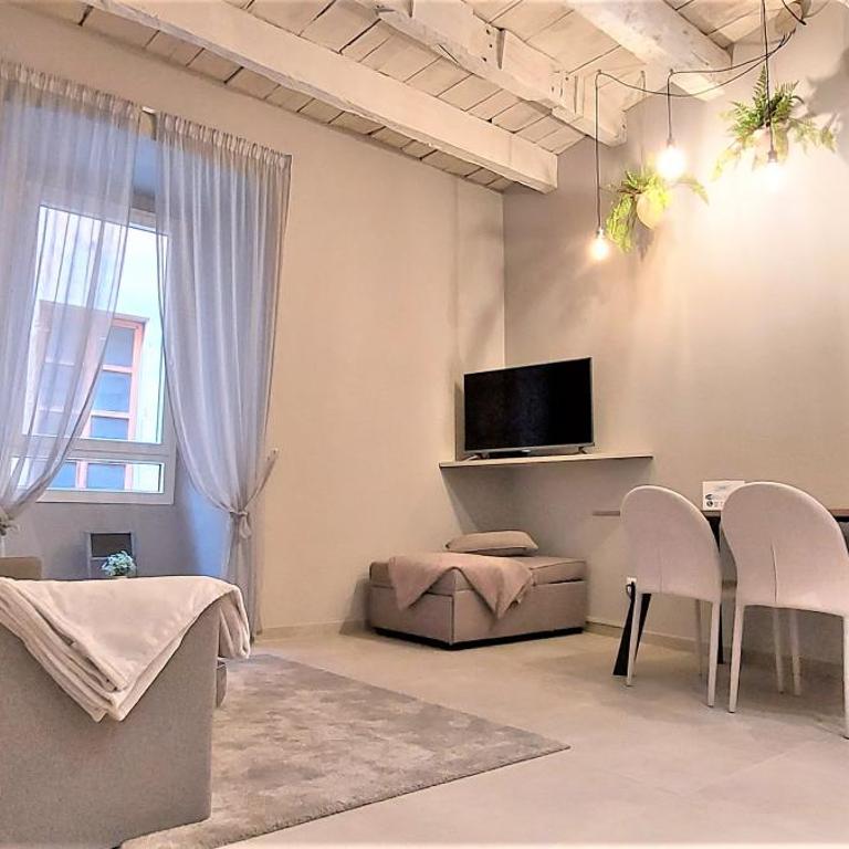 Petronilla House 008055-LT-1202 - Studio - 4