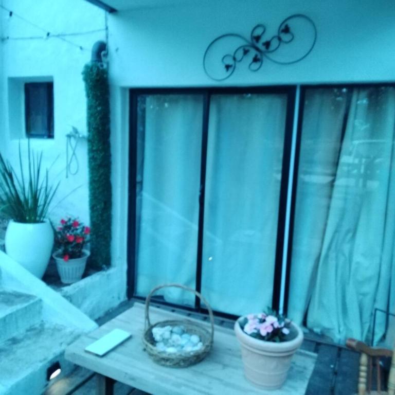 A una cuadra Playa Mansa casa independiente - One-Bedroom House - 11